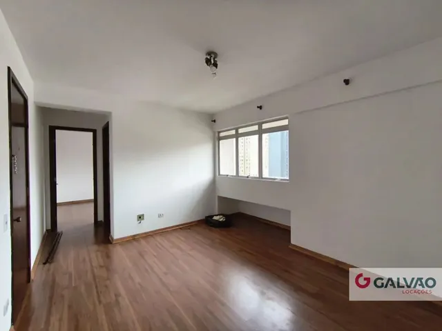 Apartamento 1 quarto e 1 banheiro, para alugar, no bairro Centro em Curitiba