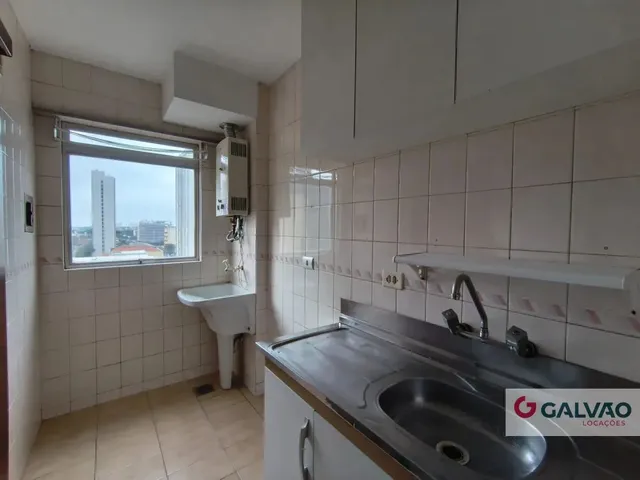 Apartamento 1 quarto e 1 banheiro, para alugar, no bairro Centro em Curitiba
