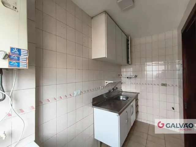 Apartamento 1 quarto e 1 banheiro, para alugar, no bairro Centro em Curitiba