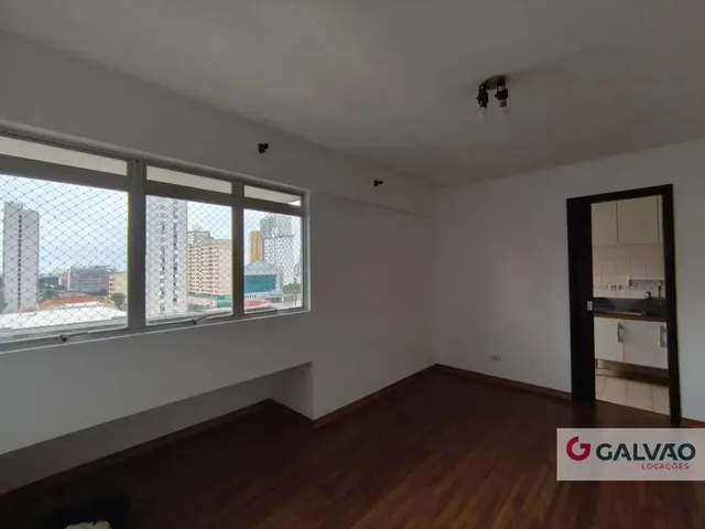Apartamento 1 quarto e 1 banheiro, para alugar, no bairro Centro em Curitiba