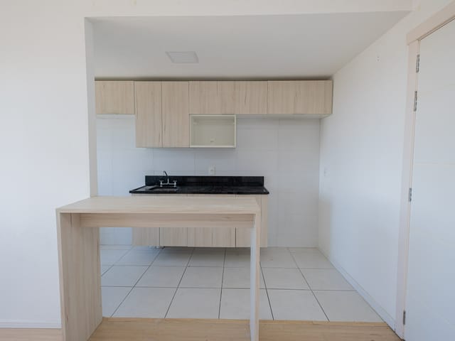 Apartamento 2 quartos e 2 banheiros, à venda ou para alugar, no bairro Areal em Pelotas
