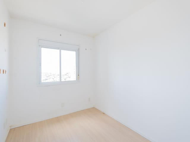 Apartamento 2 quartos e 2 banheiros, à venda ou para alugar, no bairro Areal em Pelotas