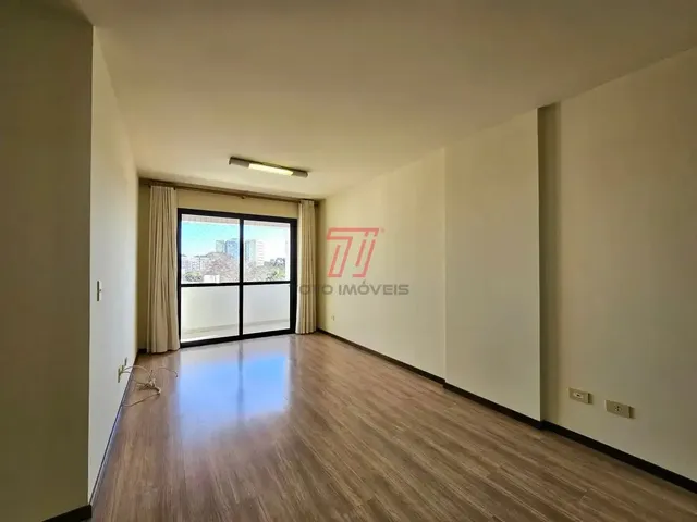 Apartamento 2 quartos e 2 banheiros, para alugar, no bairro Portão em Curitiba