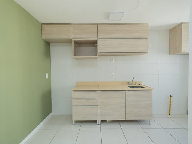 Apartamento com 62m² 3 quartos e 2 banheiros, à venda ou para alugar, no bairro Areal em Pelotas