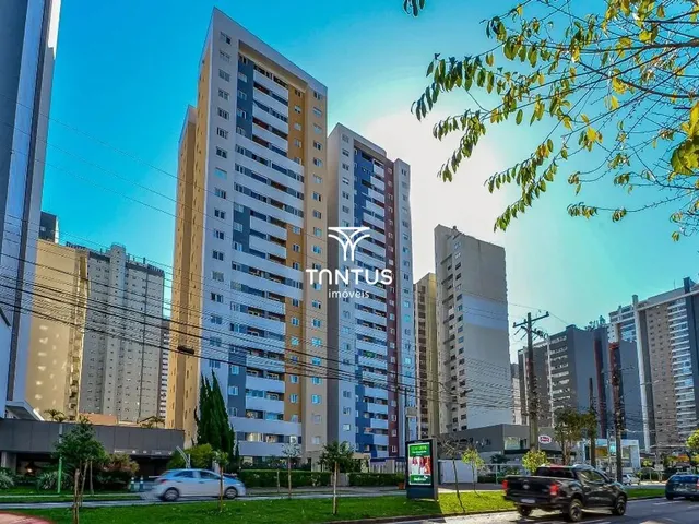 Apartamento 3 quartos e 2 banheiros, para alugar, no bairro Água Verde em Curitiba