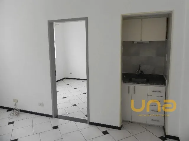 Apartamento 1 quarto e 1 banheiro, para alugar, no bairro CENTRO em Curitiba