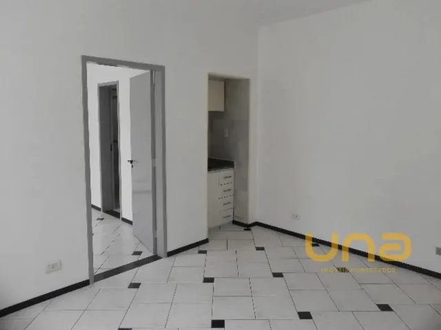 Apartamento 1 quarto e 1 banheiro, para alugar, no bairro CENTRO em Curitiba