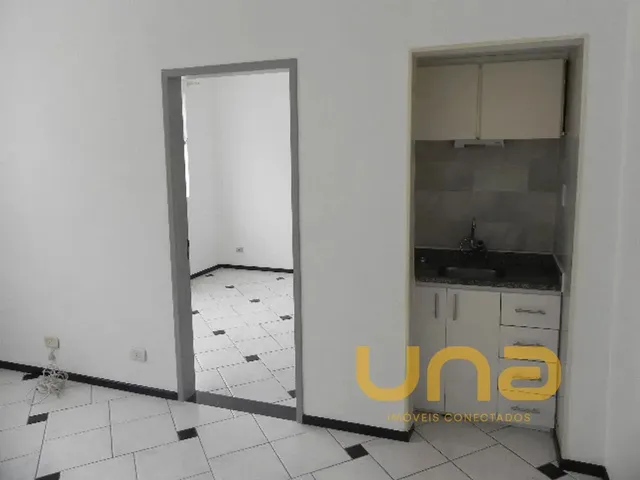 Apartamento 1 quarto e 1 banheiro, para alugar, no bairro CENTRO em Curitiba
