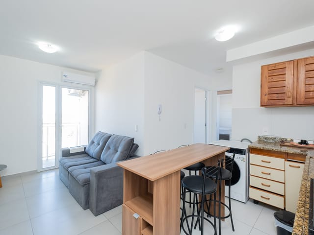 Apartamento com 59m² 2 quartos e 1 banheiro, para alugar, no bairro Três Vendas em Pelotas