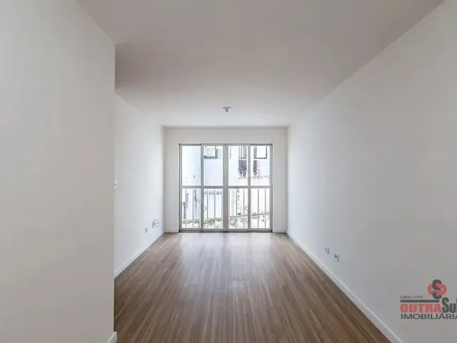 Apartamento 3 quartos e 1 banheiro, para alugar, no bairro Capão Raso em Curitiba