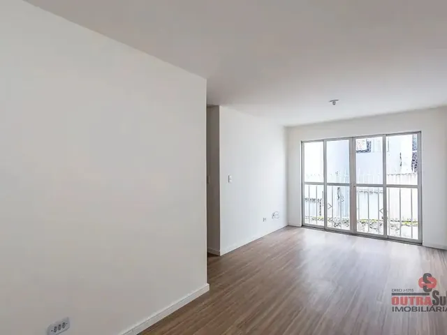 Apartamento 3 quartos e 1 banheiro, para alugar, no bairro Capão Raso em Curitiba