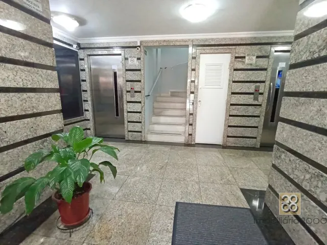 Apartamento 1 quarto e 1 banheiro, para alugar, no bairro Centro em Curitiba