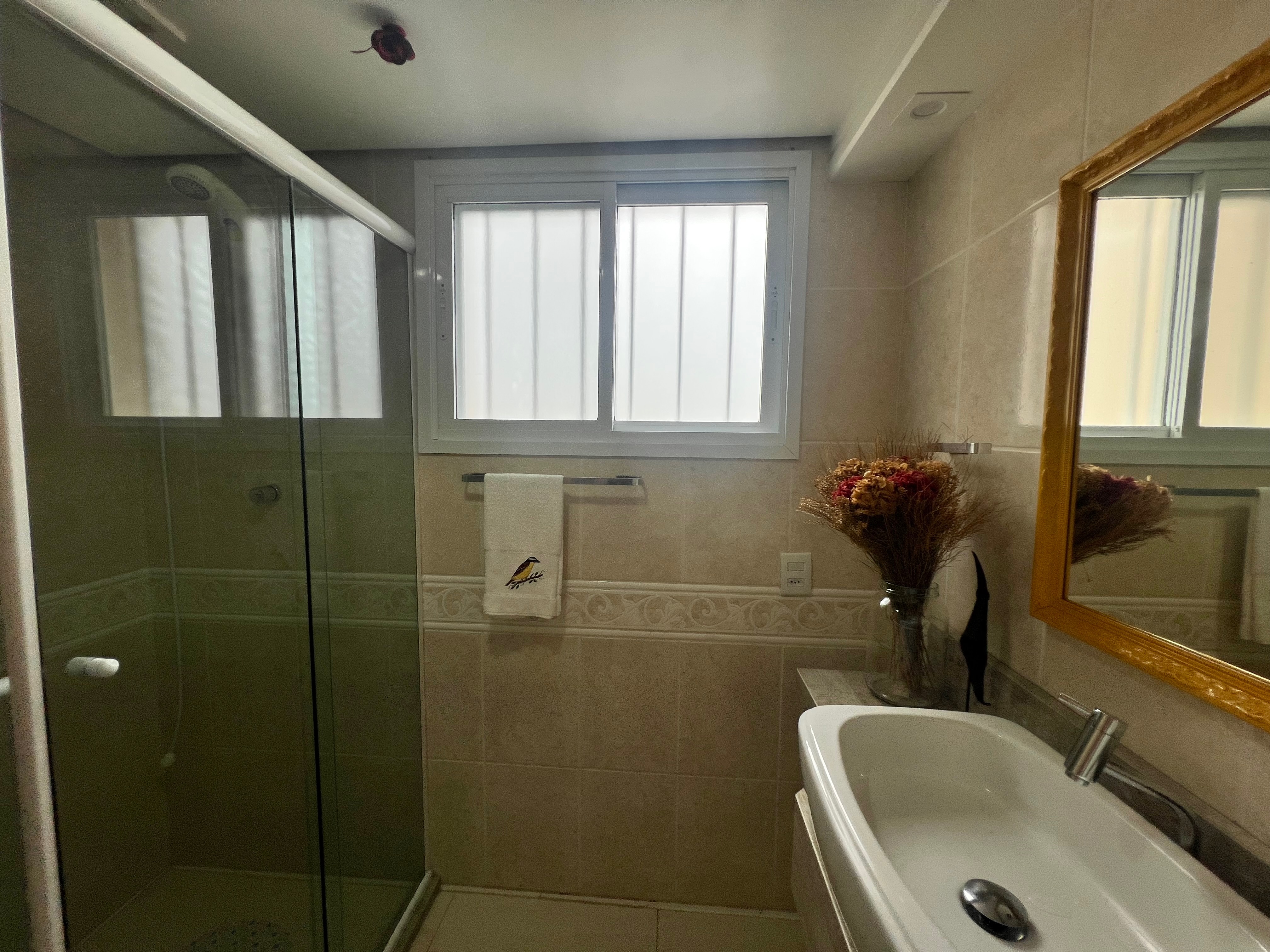 Apartamento à venda no Moinhos de Vento, Centro - 134 m², 3 quartos (sendo 1 suíte), andar alto com ótima posição solar e vaga. - 16