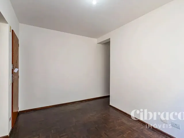 Apartamento 1 quarto e 1 banheiro, para alugar, no bairro Centro em Curitiba