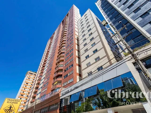 Apartamento 1 quarto e 1 banheiro, para alugar, no bairro Centro em Curitiba