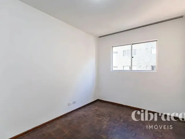 Apartamento 1 quarto e 1 banheiro, para alugar, no bairro Centro em Curitiba