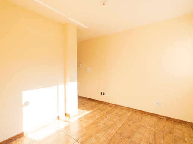 Apartamento com 50m² 1 quarto e 1 banheiro, para alugar, no bairro Centro em Pelotas
