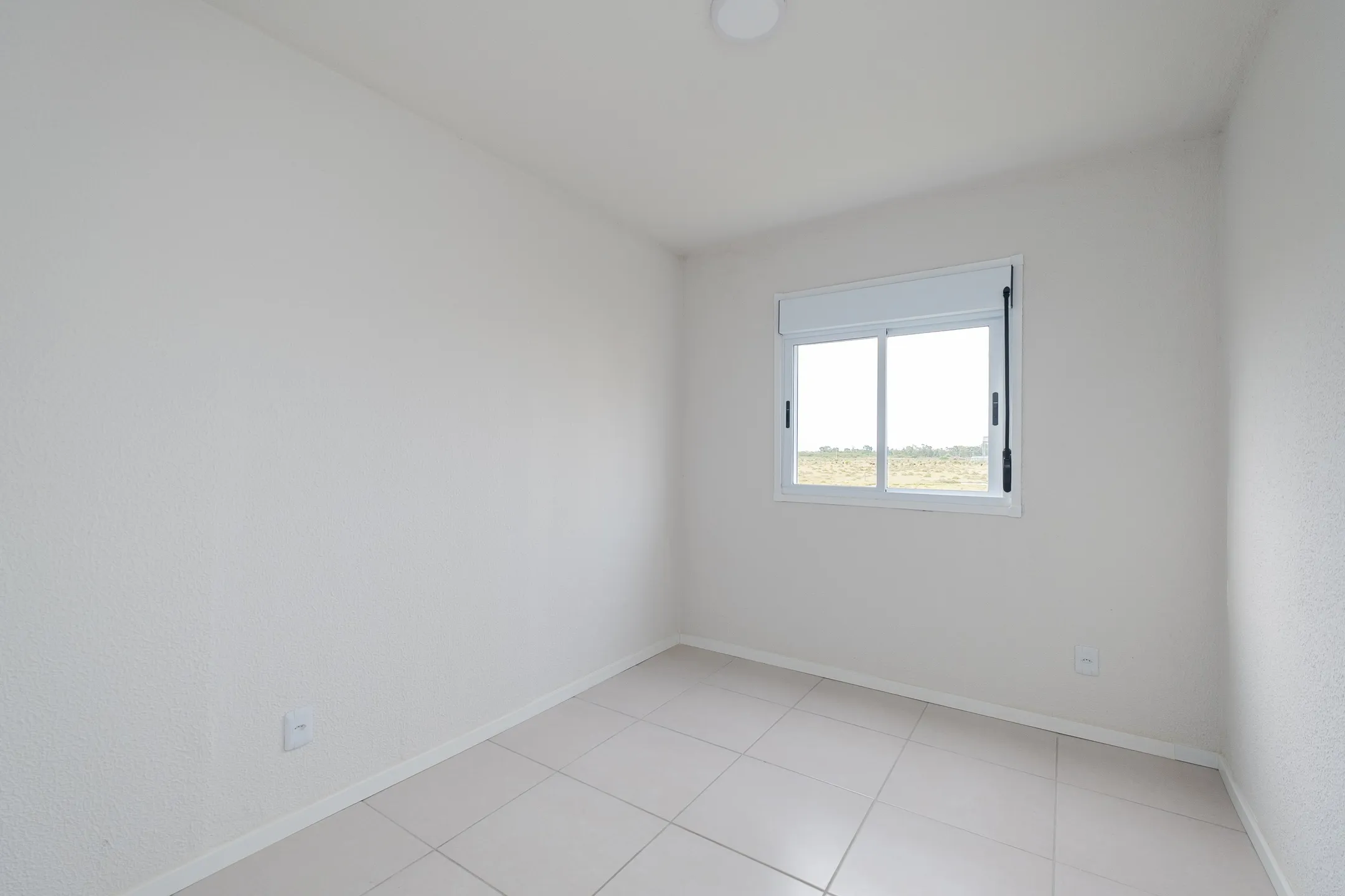 Apartamento 2 Quartos para Locação no Residencial Cidade de Coimbra: Conforto, Praticidade e Vaga na Entrada do Bloco no Areal - 6