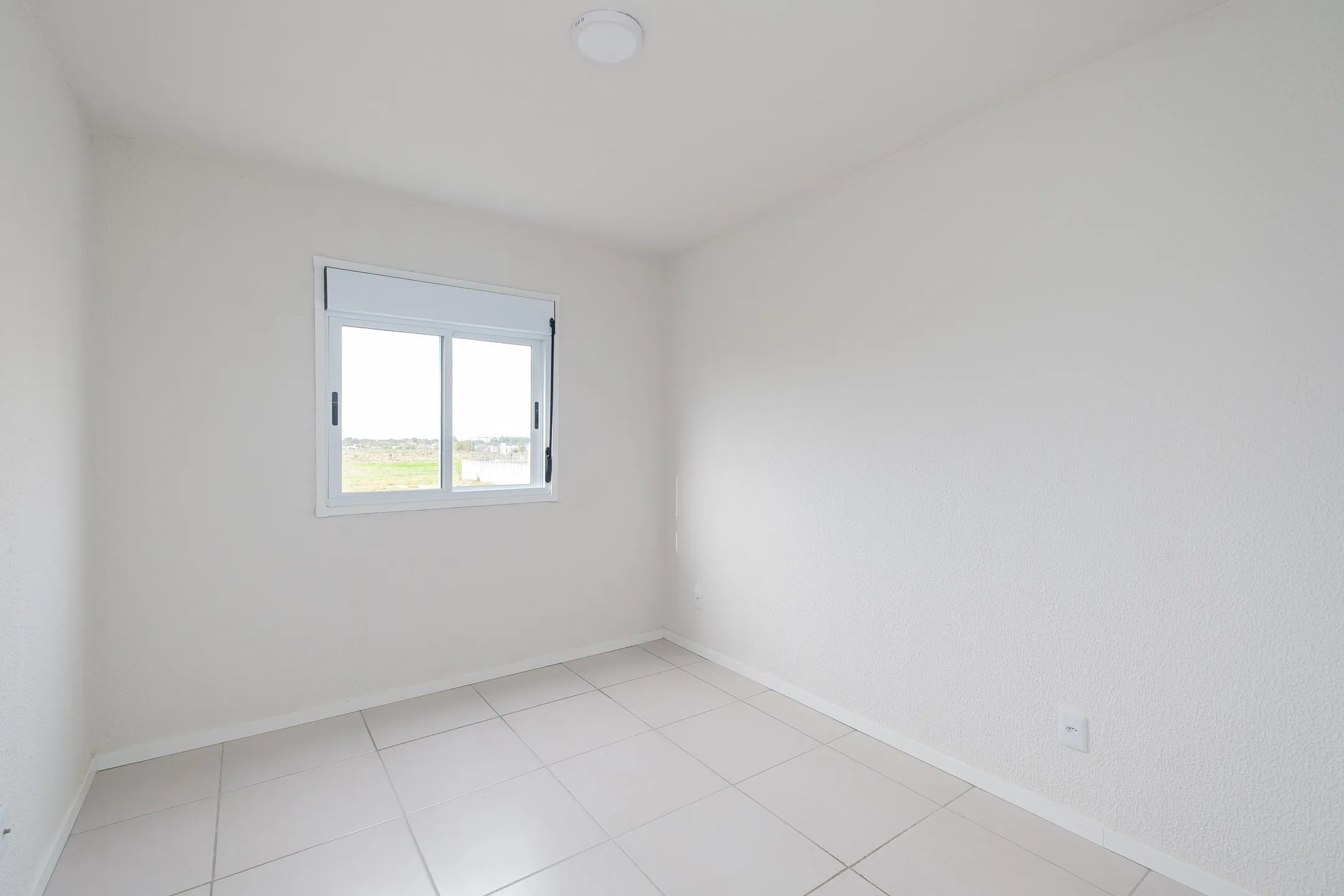 Apartamento 2 Quartos para Locação no Residencial Cidade de Coimbra: Conforto, Praticidade e Vaga na Entrada do Bloco no Areal - 8