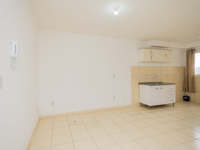 Apartamento com 57m² 2 quartos e 1 banheiro, à venda ou para alugar, no bairro Areal em Pelotas