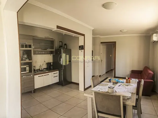 Apartamento 2 quartos e 2 banheiros, à venda, no bairro Meia Praia em Itapema