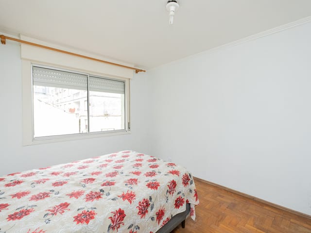 Apartamento 2 quartos e 1 banheiro, à venda ou para alugar, no bairro Centro em Pelotas
