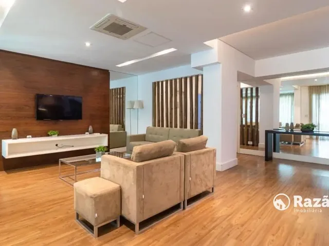 Apartamento 2 quartos e 1 banheiro, para alugar, no bairro Água Verde em Curitiba