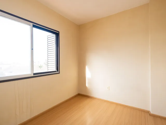 Apartamento 3 quartos e 2 banheiros, para alugar, no bairro Centro em Pelotas