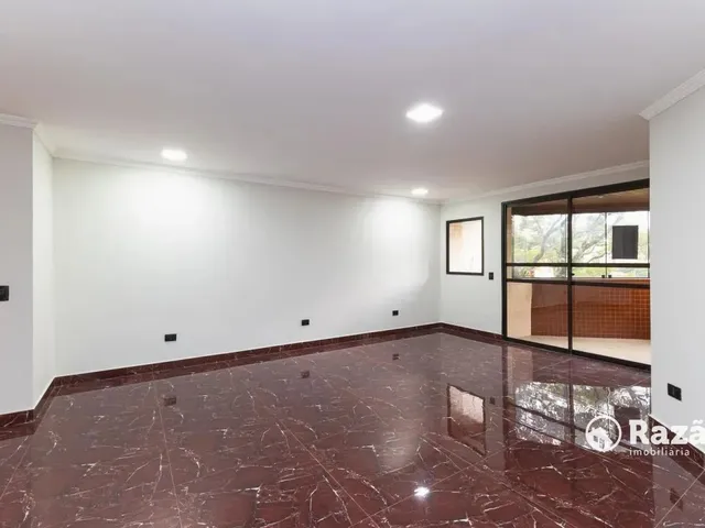 Apartamento 4 quartos e 1 banheiro, para alugar, no bairro Água Verde em Curitiba