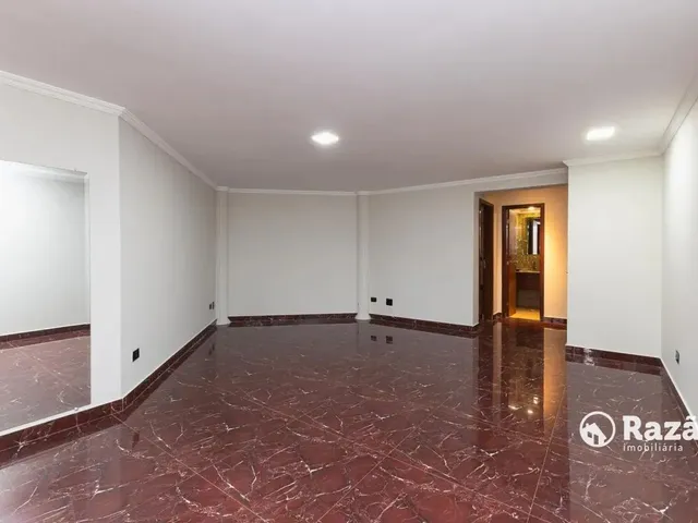 Apartamento 4 quartos e 1 banheiro, para alugar, no bairro Água Verde em Curitiba