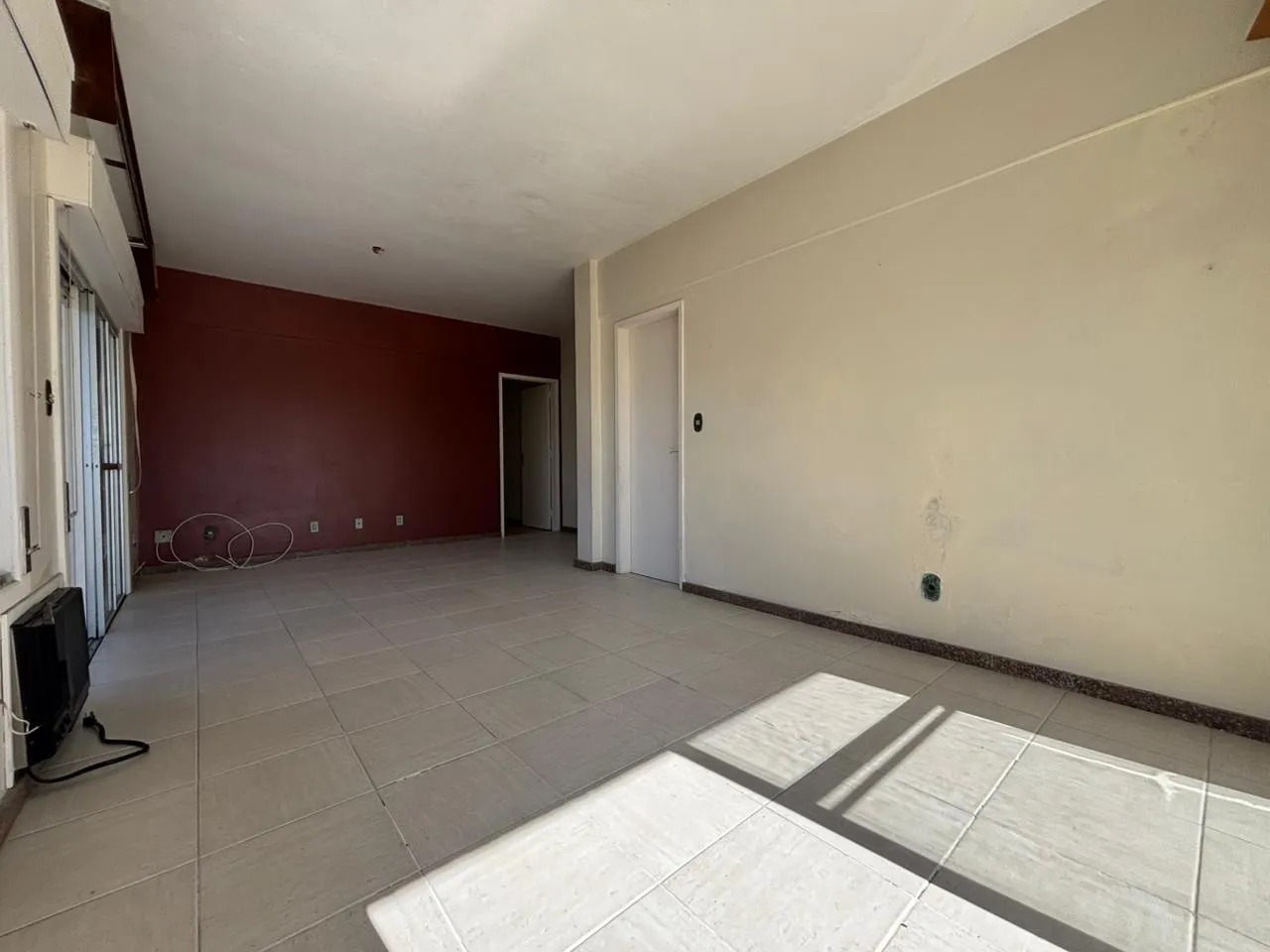 Apartamento à venda no Edifício Terrasse Status, Centro - 128 m², 3 quartos (sendo 1 suíte), andar alto com sacada e vaga. - 7