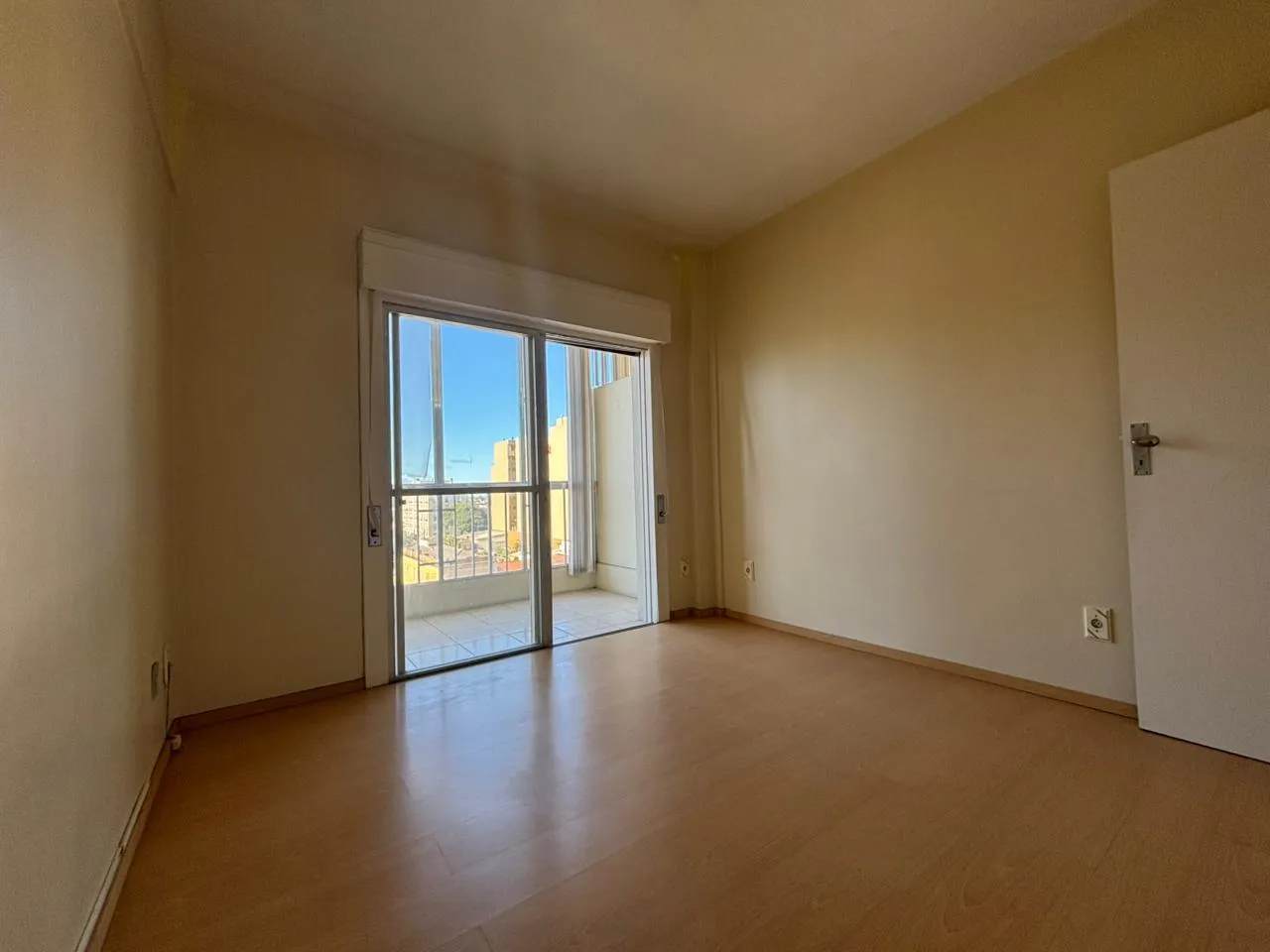 Apartamento à venda no Edifício Terrasse Status, Centro - 128 m², 3 quartos (sendo 1 suíte), andar alto com sacada e vaga. - 10