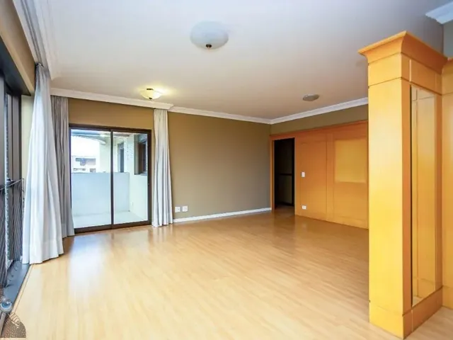 Apartamento 4 quartos e 4 banheiros, à venda, no bairro Cristo Rei em Curitiba