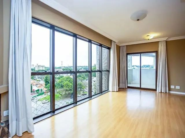 Apartamento 4 quartos e 4 banheiros, à venda, no bairro Cristo Rei em Curitiba