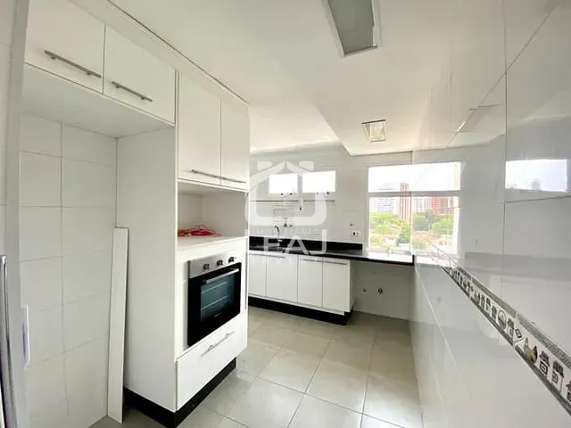 Apartamento com 140m² 3 quartos e 4 banheiros, à venda, no bairro Moema em São Paulo