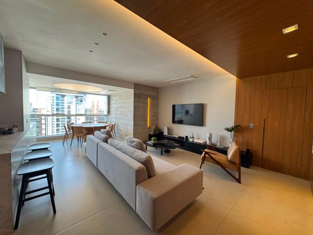 Apartamento com 195m² 3 quartos e 5 banheiros, à venda, no bairro Gleba Palhano em Londrina