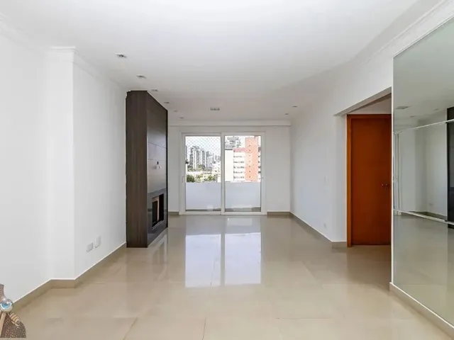 Apartamento 2 quartos e 2 banheiros, para alugar, no bairro Vila Izabel em Curitiba