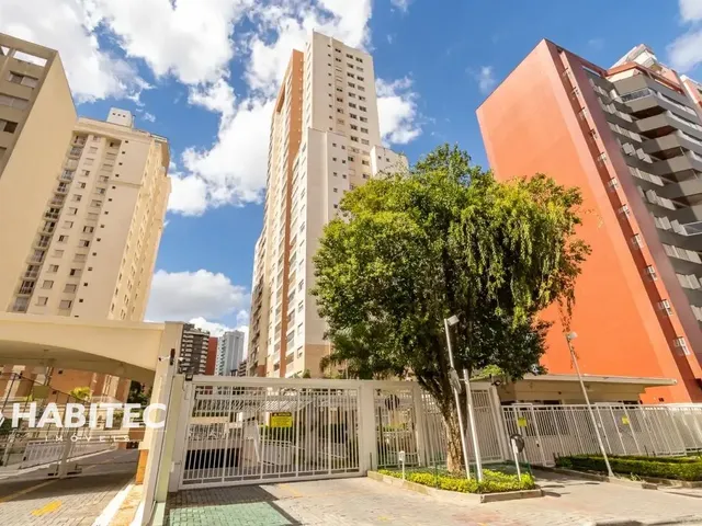 Apartamento 2 quartos e 2 banheiros, para alugar, no bairro Água Verde em Curitiba