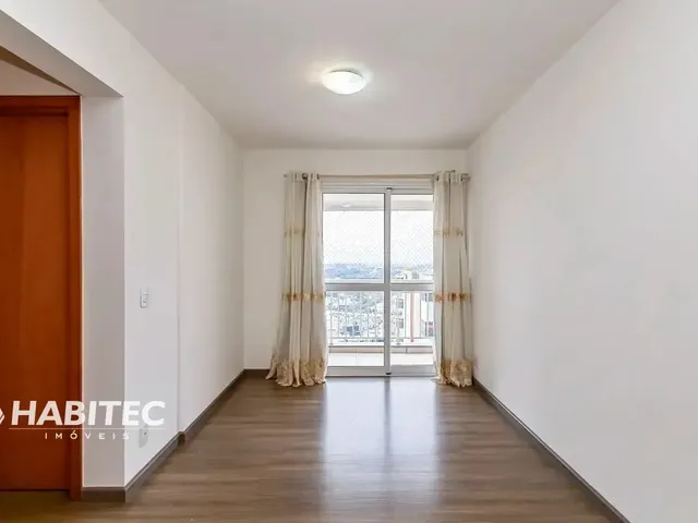 Apartamento 2 quartos e 2 banheiros, para alugar, no bairro Água Verde em Curitiba