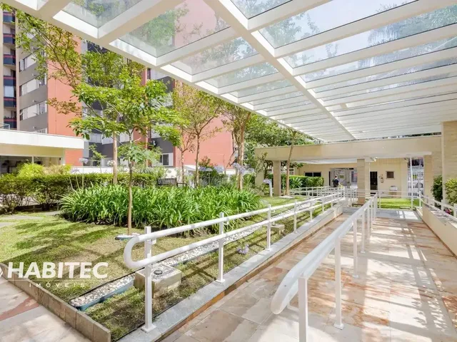 Apartamento 2 quartos e 2 banheiros, para alugar, no bairro Água Verde em Curitiba