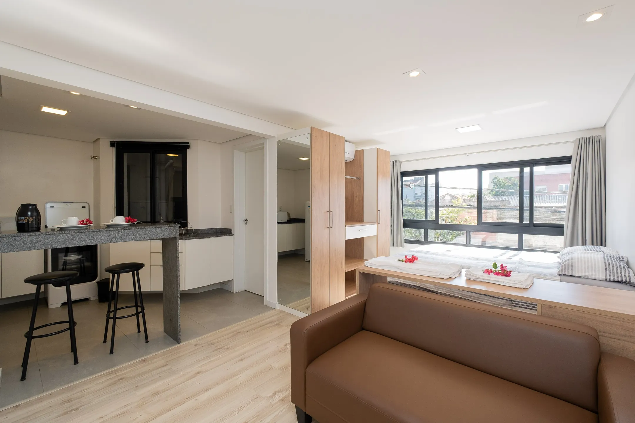 Apartamento mobiliado à venda no Maestro Residencial, Centro - 39 m², 1 quarto, churrasqueira interna e ótima posição solar.