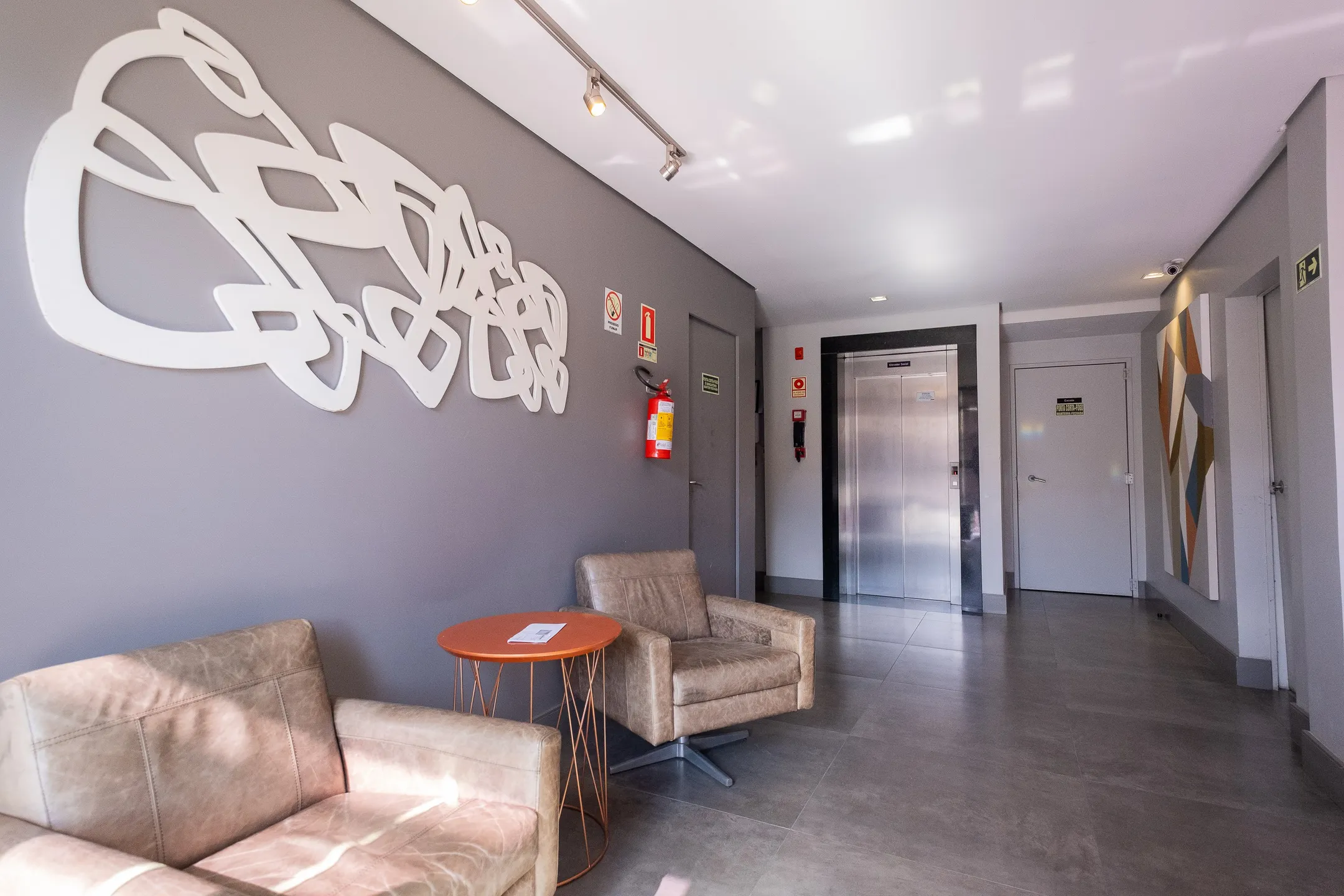 Apartamento mobiliado à venda no Maestro Residencial, Centro - 39 m², 1 quarto, churrasqueira interna e ótima posição solar. - 13