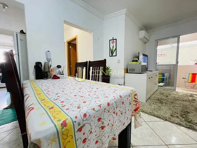 Apartamento 2 quartos e 1 banheiro, à venda, no bairro Meia Praia em Itapema