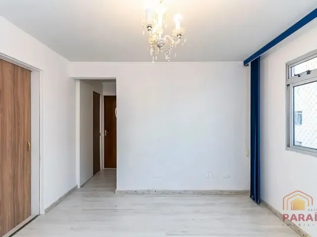 Apartamento 2 quartos e 1 banheiro, para alugar, no bairro Campo Comprido em Curitiba
