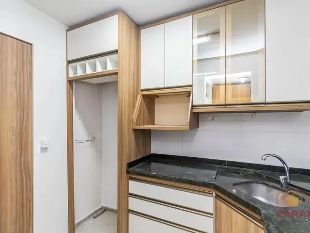 Apartamento 2 quartos e 1 banheiro, para alugar, no bairro Campo Comprido em Curitiba