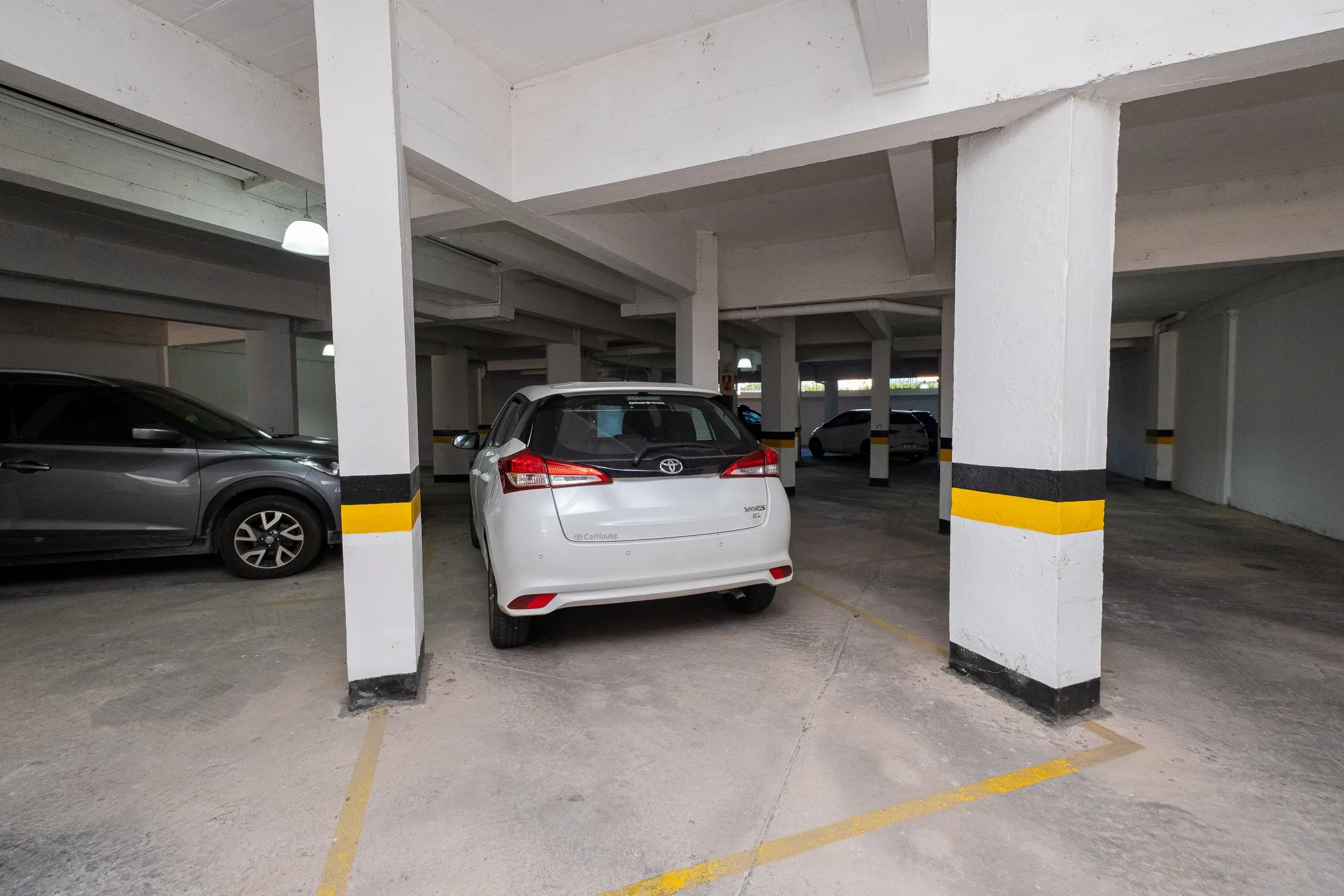 Apartamento à venda no Residencial Núbia, Centro - 87 m², 2 quartos, piso laminado, sacada com face Norte e vaga coberta. - 13