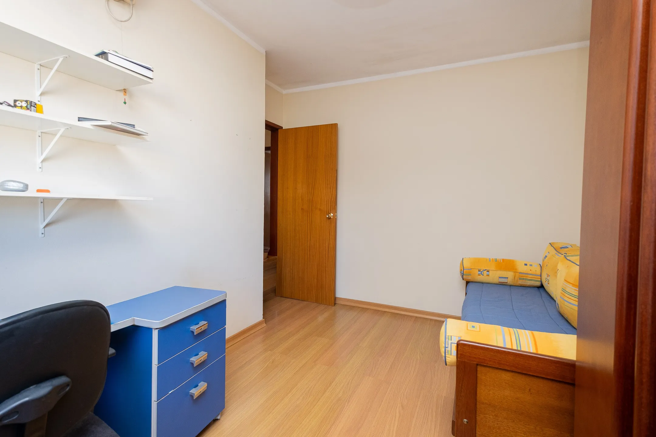 Apartamento à venda no Residencial Núbia, Centro - 87 m², 2 quartos, piso laminado, sacada com face Norte e vaga coberta. - 8
