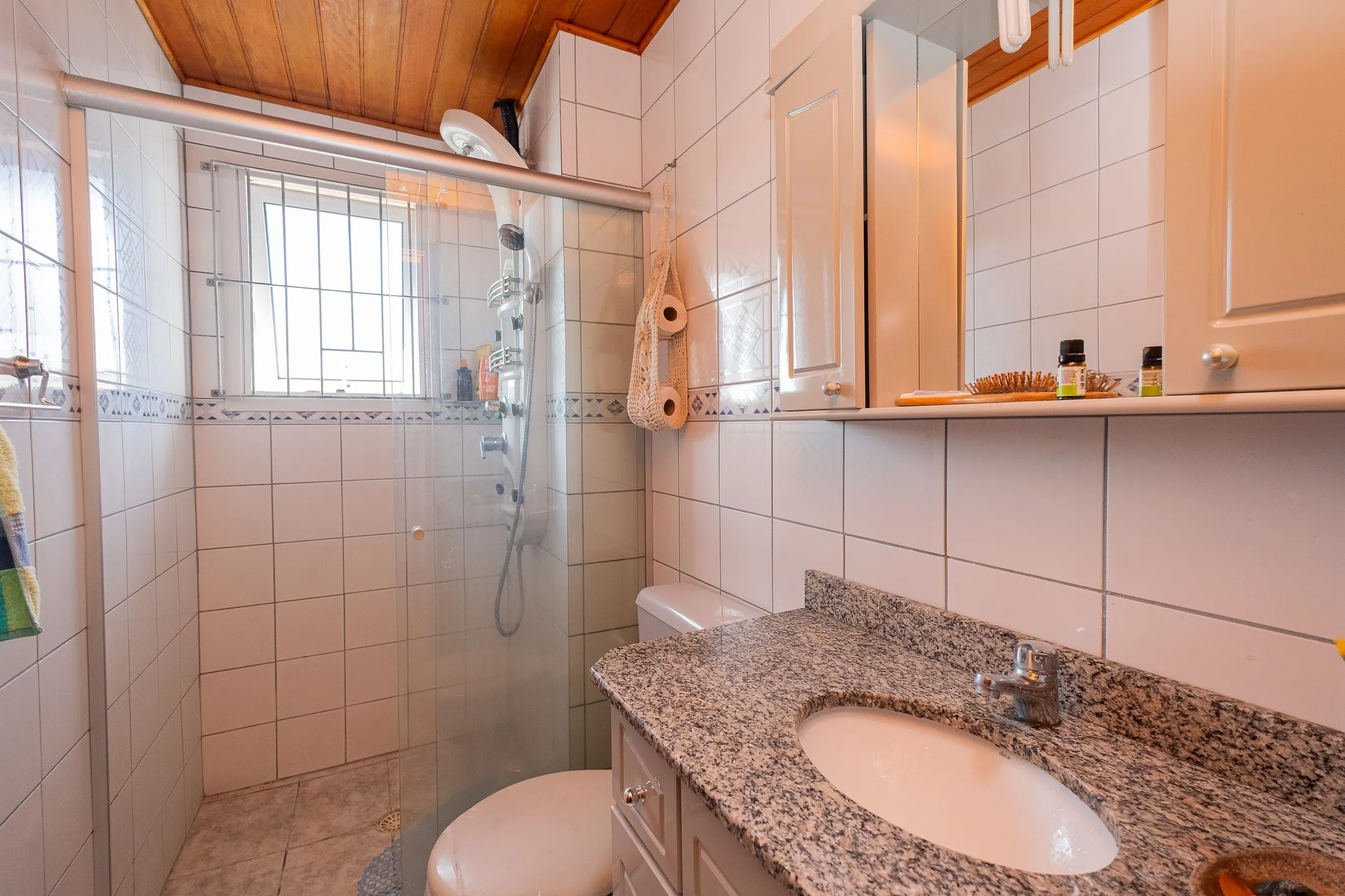 Apartamento à venda no Residencial Núbia, Centro - 87 m², 2 quartos, piso laminado, sacada com face Norte e vaga coberta. - 9