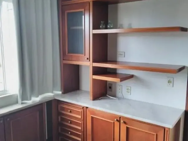 Apartamento 1 quarto e 1 banheiro, para alugar, no bairro Centro em Curitiba