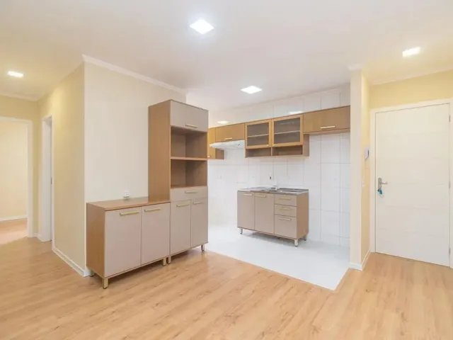 Apartamento 3 quartos e 1 banheiro, para alugar, no bairro Campo Comprido em Curitiba